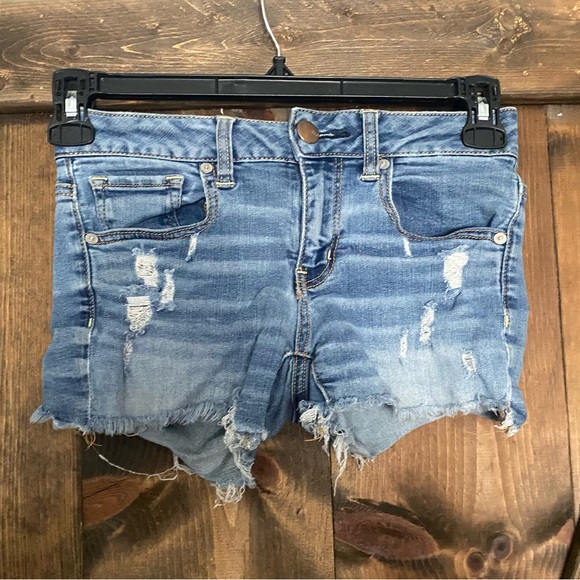 American Eagle Outfitters Pants - Women’s American Eagle Super Stretch Cut Off Denim Shorts, size 2